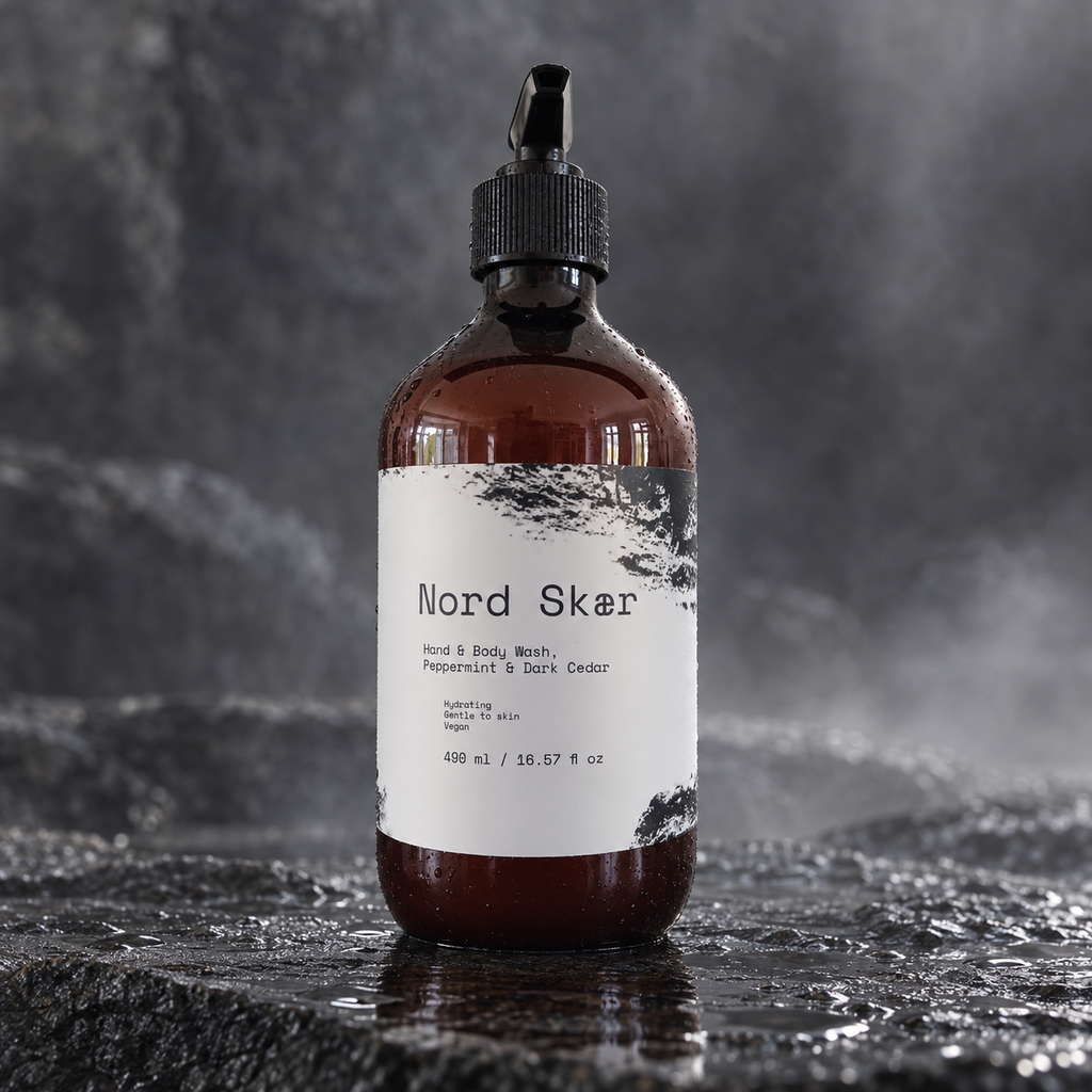 Nord Skær Hand and Body Wash på mørk våd sten